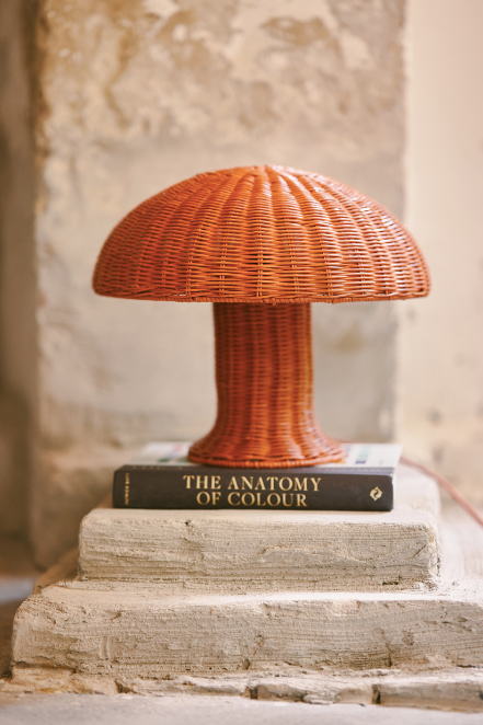 RATTAN TABLE LAMP