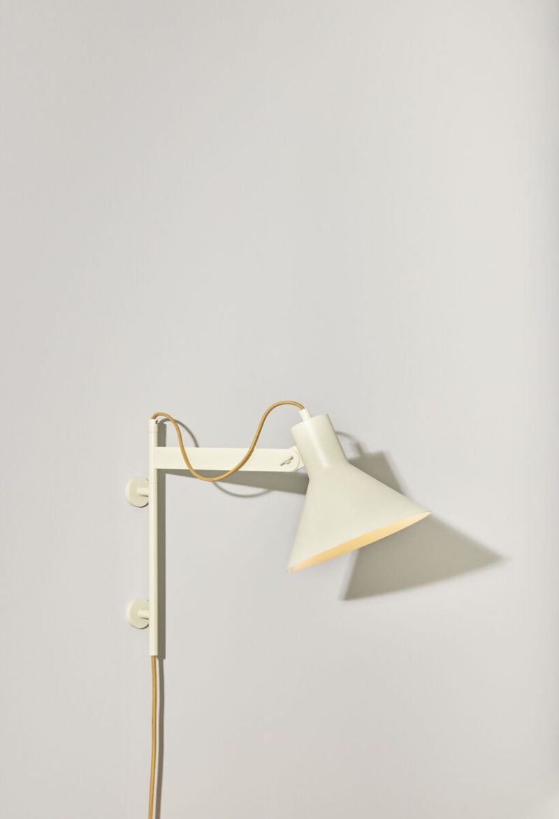 VÄGGLAMPA "STUDIO WALL LIGHT BEIGE"